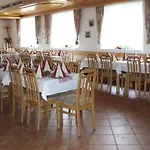 盖斯特豪弗斯特恩维尔特宾馆 3*